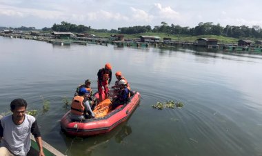 Tim SAR Gabungan Evakuasi Korban Tenggelam di Waduk Saguling