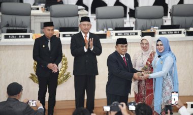 Bey Hadiri Pelantikan  PAW Legislator dan Penetapan Alat Kelengkapan Dewan