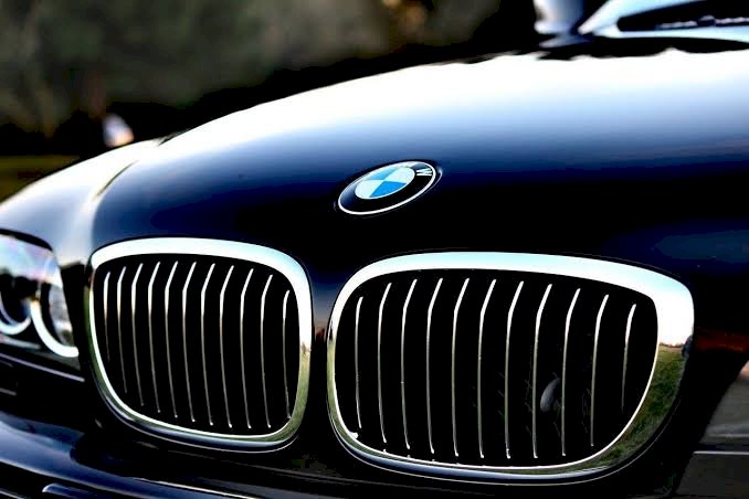 Daftar Nama Brand yang Ternyata Singkatan Tak Terduga, Termasuk BMW