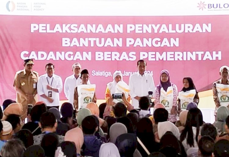 Presiden Joko Widodo Serahkan Bantuan Beras di Kota Salatiga