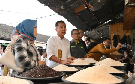 Stok Beras di Pasar Tradisional Melimpah, Bey Machmudin: Masyarakat Jangan Panik