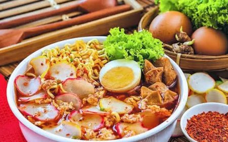 Viral Pengantin Sajikan Seblak Saat Prasmanan