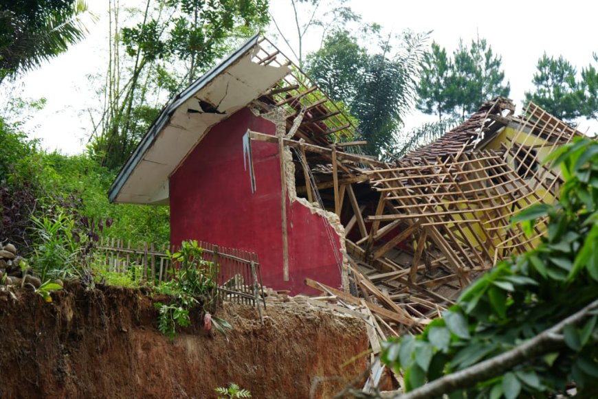 Bencana Tanah Gerak, Diberlakukan Masa Tanggap Darurat 12 Hari di Cigombong  