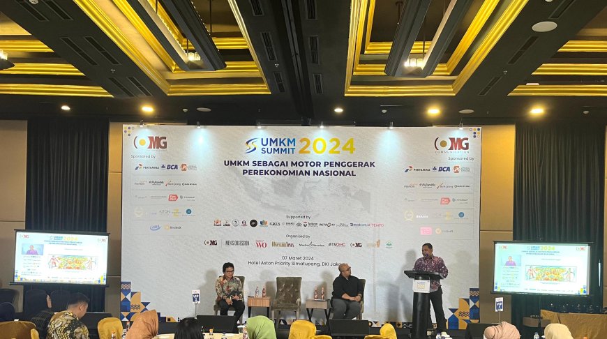 JNE Raih Penghargaan Mitra UMKM pada UMKM Summit Awards 2024