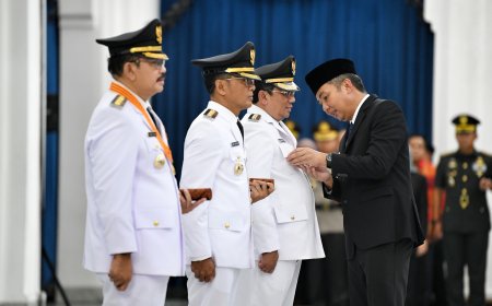 Lantik Tiga Penjabat Kepala Daerah, Bey Machmudin Ingatkan Komitmen Melayani Masyarakat