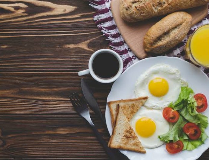 Menu Sarapan yang Sebaiknya Dihindari Biar Tak Bikin Perut Buncit