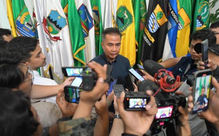 Penjabat Gubernur Jabar Usulkan Pelatihan Kewirausahaan Bagi Pemain Persib