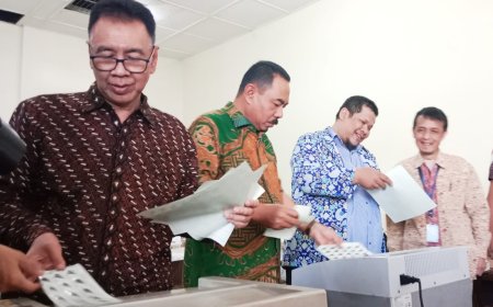 Prangko dan Benda Filateli Senilai Rp62,3 Miliar Dimusnahkan