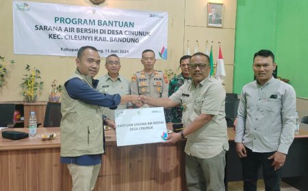 PLN UIP JBT Salurkan Bantuan Sarana Air Bersih