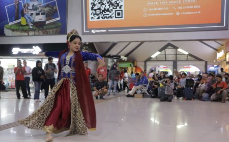 Saat Fronliner KAI Daop 2 Bandung Unjuk Kebolehan Tari dan Bermusik di Stasiun Bandung