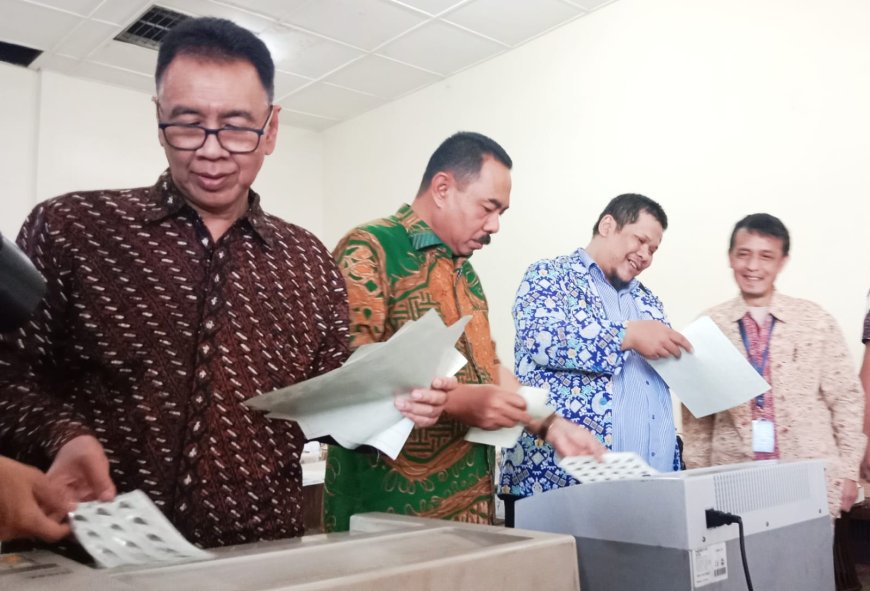 Prangko dan Benda Filateli Senilai Rp62,3 Miliar Dimusnahkan