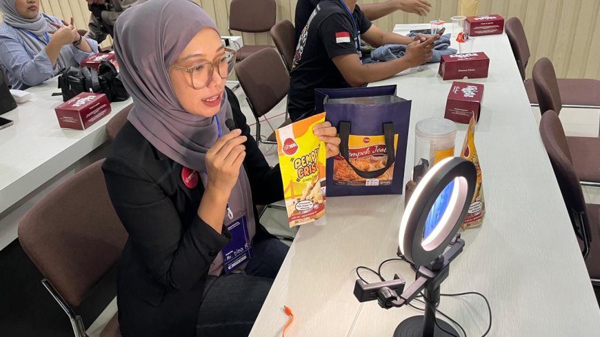 Belajar Live Streaming, SBM ITB dan Dekranasda Jawa Barat Mengakselerasi Digital Marketing UMKM