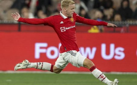 Donny Van de Beek Dikontrak Girona
