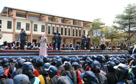 Selama MPLS, Bey Dorong Siswa Banyak Komunikasi dengan Orang Tua