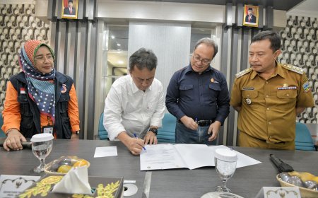 Pemdaprov Jabar Terima CSR dari Star Energi