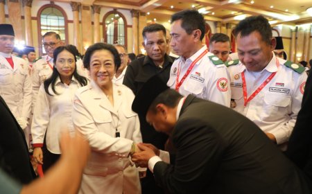 Sekda Jabar Herman Suryatman Terima Bendera Pusaka dari BPIP