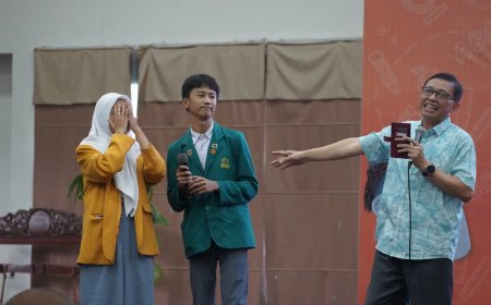 Tingkatkan Literasi dan Inklusi Keuangan, OJK Jabar Gandeng 1.000 Pelajar pada Program SMILE 2024
