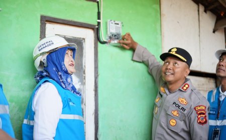 Sambut Hari Kemerdekaan, PLN Jabar Nyalakan Listrik 454 Pelanggan lewat Program Light Up The Dream