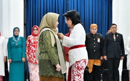 Amanda Soemedi Bey Machmudin Lantik Pj. Ketua PKK Kabupaten Bekasi