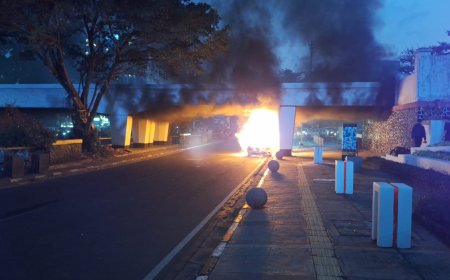 Perjalanan KAI Daop 2 Masih Normal Pasca Kebakaran Mobil di Jembatan Viaduct