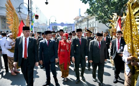 Historical Walk Tandai Mulai Tugas Legislator Baru Jawa Barat
