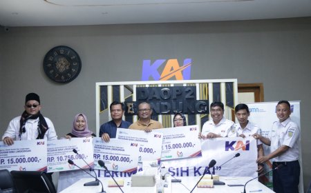 KAI Daop 2 Bandung Serahkan Bantuan TJSL Bina Lingkungan sebesar Rp100 Juta