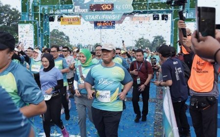 5 Pengemudi Ojol Prasejahtera Peroleh Motor Listrik di PLN Electric Run 2024