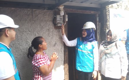 Sambungan Listrik Gratis bagi 1.435 Keluarga Kurang Mampu di Bekasi