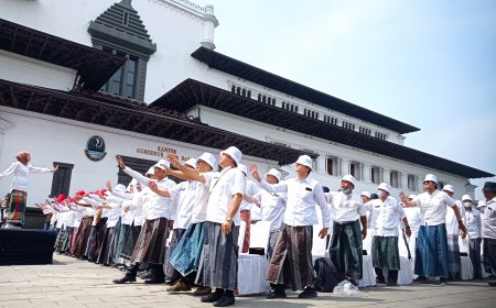 Sarung Tenun Majalaya Bidik Pasar Tiga Benua