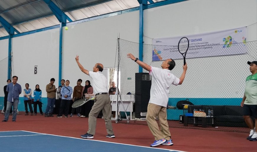 PLN Resmikan Lapangan Tenis Bekas Gudang di Bandung