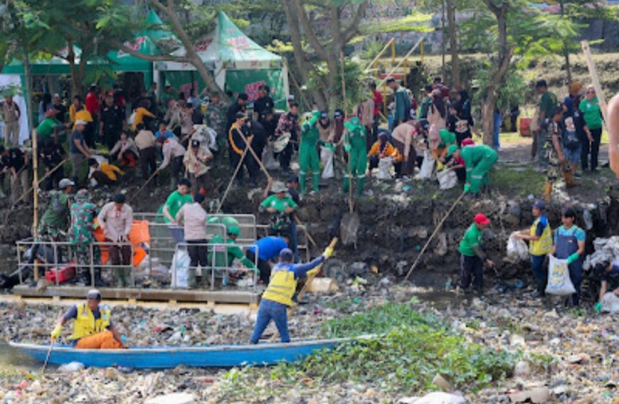 Program Supersol Gotong Royong Ajak Masyarakat Siaga Menghadapi Banjir di Musim Hujan