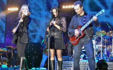 The Corrs Suguhkan Nostalgia Penuh Cinta, Jakarta Bergemuruh!