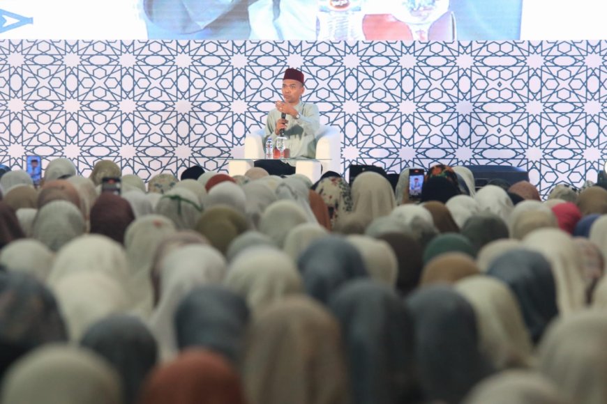 Ribuan Jama'ah Ikuti Tabligh Akbar Peace Full Ramadhan Bersama Ustad Abdul Somad