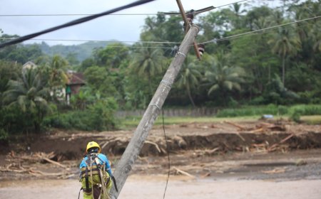 PLN Jawa Barat Sigap Pulihkan Jaringan Listrik Usai Banjir dan Longsor di Sukabumi