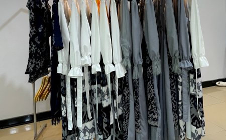 Ketika Tradisi Tenun Bertemu Tren Fashion Modern