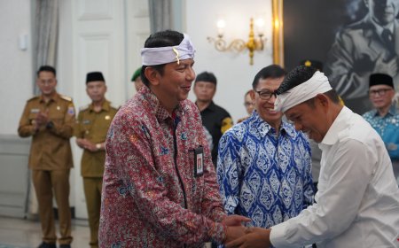 OJK Tegas Berantas Bank Gelap, Pinjol Ilegal, dan Judi Online di Jawa Barat