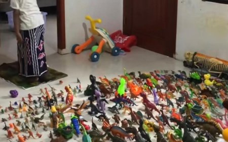 Gemas! Balita Ini Jadi Imam untuk Ratusan Makmum Dinosaurus, Videonya Viral