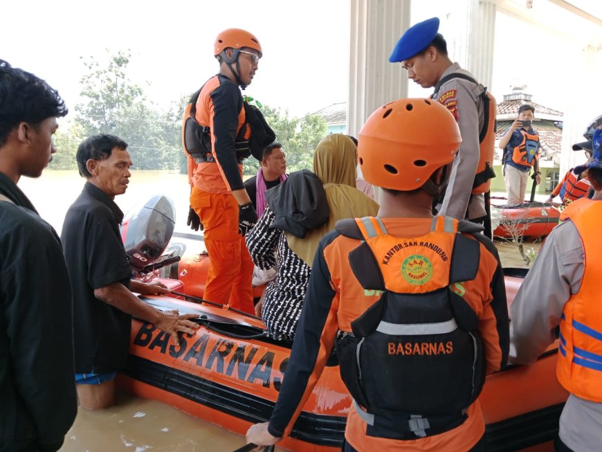 Jenazah Remaja Korban Banjir di Karawang Ditemukan 1,5 KM dari Lokasi Kejadian
