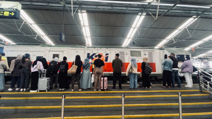 Hari Pertama Lebaran, Penumpang Commuterline Wilayah 2 Bandung Tembus 38 Ribu