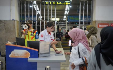 Hari kedua Lebaran, 52 Ribu Penumpang Naik Commuter Line Wilayah 2 Bandung