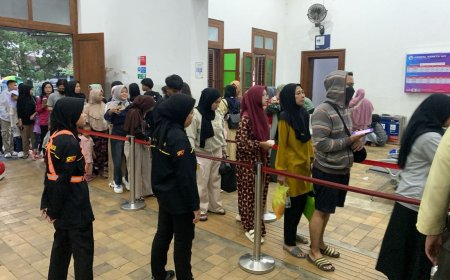 170 Relawan Kereta Api dan Pramuka Bantu Lancarkan Arus Mudik di Daop 2 Bandung