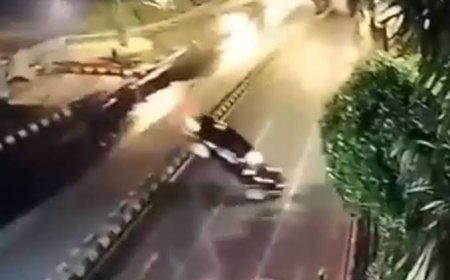 MOBIL BMW Terjun dari Ujung Tol KLBM Akibat Google Maps, Dua Penumpang Selamat
