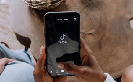 Stecu Stecu Meledak di TikTok, Lagu Cinta Malu-Malu ala Timur Indonesia yang Bikin Netizen Baper