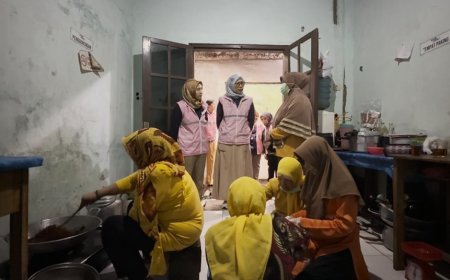 Semangat Kartini, PLN Dukung Pemberdayaan Perempuan Lewat Bantuan Produksi Abon di Cirebon