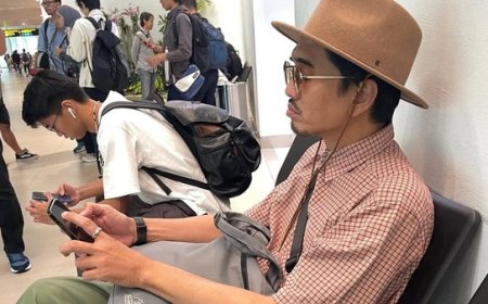 Ulang Tahun ke-45, Duta Sheila On 7 Curi Perhatian Gara-Gara Jarak Ponsel