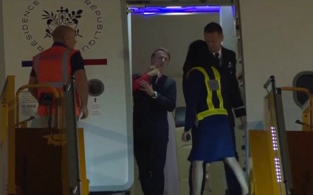 Viral: Brigitte Menoyor Wajah Presiden Macron di Tangga Pesawat, Simbol Keakraban atau Momen Canggung Diplomatik?