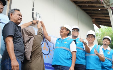 PLN UID Jabar Targetkan 100% Elektrifikasi Jawa Barat pada 2026