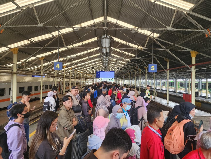 Libur Panjang IdulAdha, Stasiun Tasikmalaya Layani 7.921 Penumpang: Puncak Arus pada 8 Juni 2025