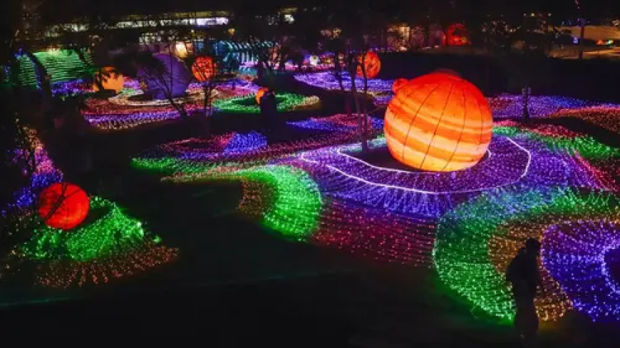 Galactic Glow 2025 Tawarkan Liburan ala Luar Angkasa di Tengah Kota