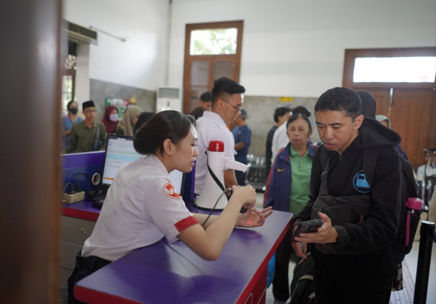 KAI Commuter: Tiket Commuter Line Lokal Harus Sesuai Dengan Identitas Diri Penumpang